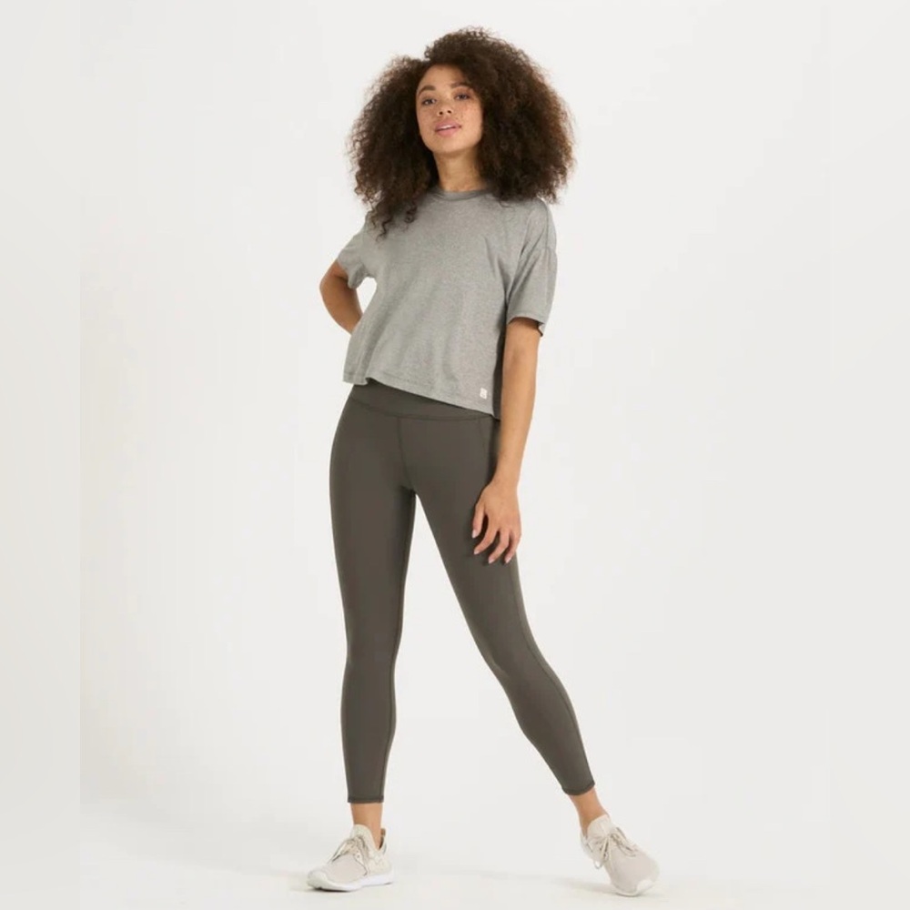 Vouri Energy Tee in heather grey.. Size XS